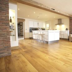 Brushed Engineered Character Oak Flooring 20mm